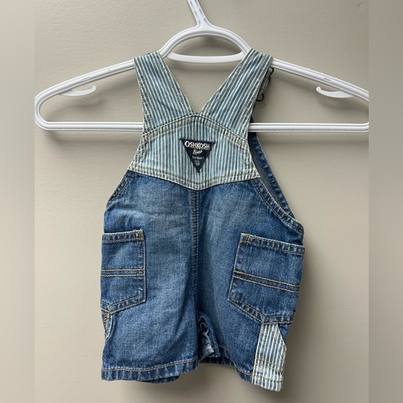 Oshkosh B’gosh Vestbak Short Overalls - Picture 3 of 4